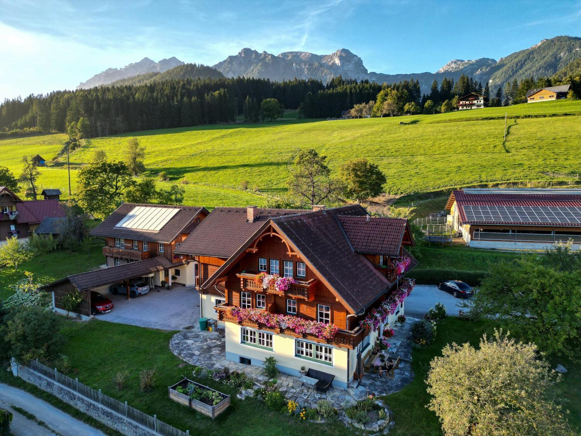 Linarhof Apartment Urlaub Am Bio Bauernhof Хаус им Енщал Екстериор снимка